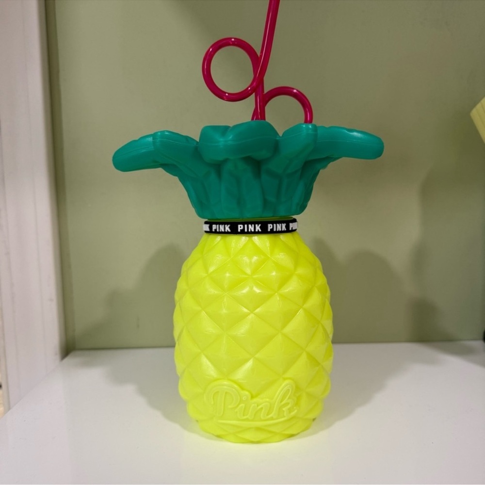 Victoria's Secret Pink-a-Colada Pineapple Drink Cup Tumbler with Straw 27 Oz